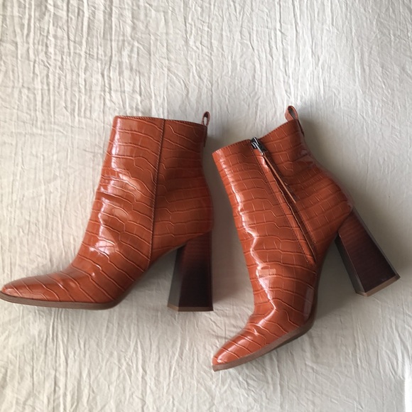 Women's Pascha Block-Heel Dress Booties - Picture 3 of 11